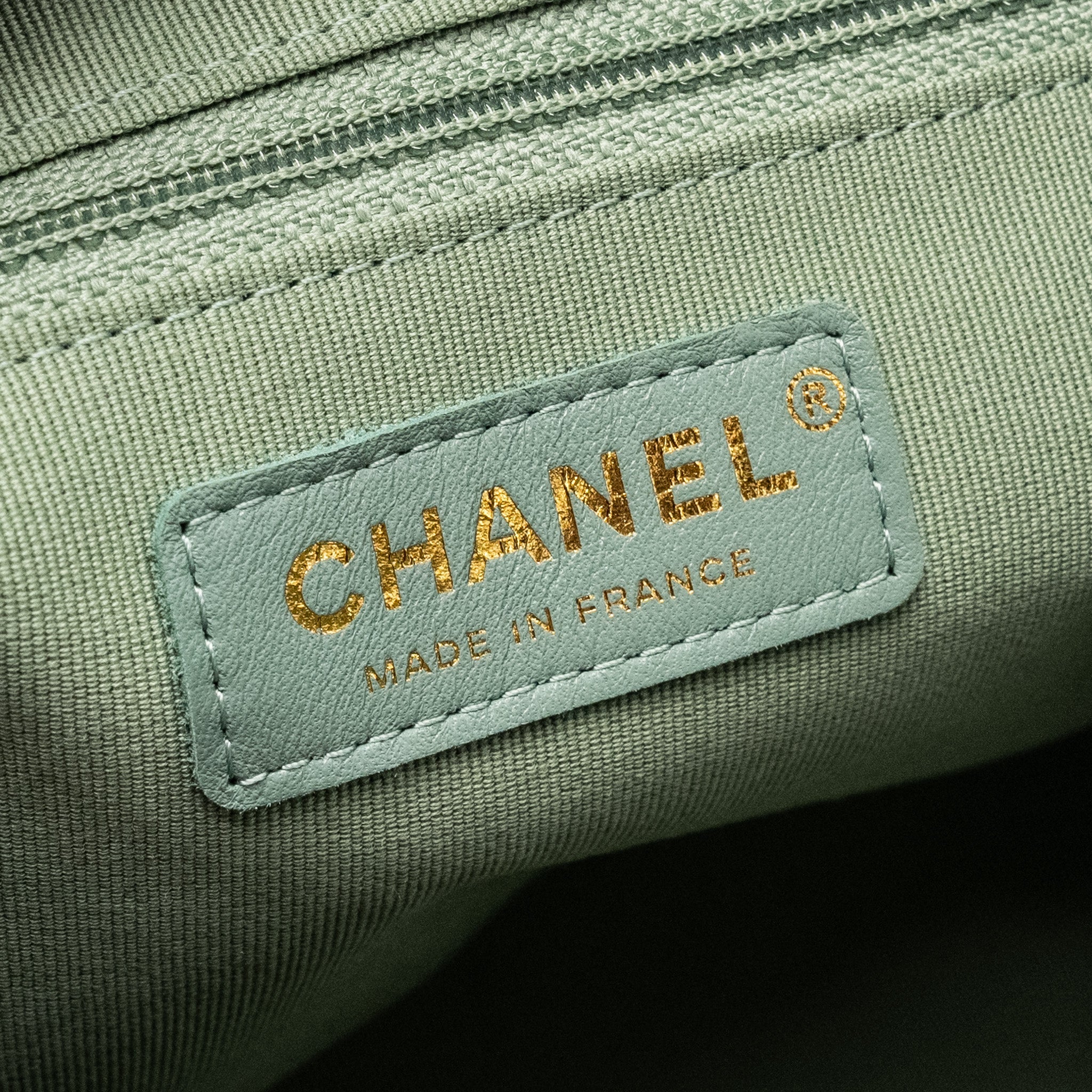 Chanel 22C Hobo bag with Giant Chain calfskin Green  (microchip)