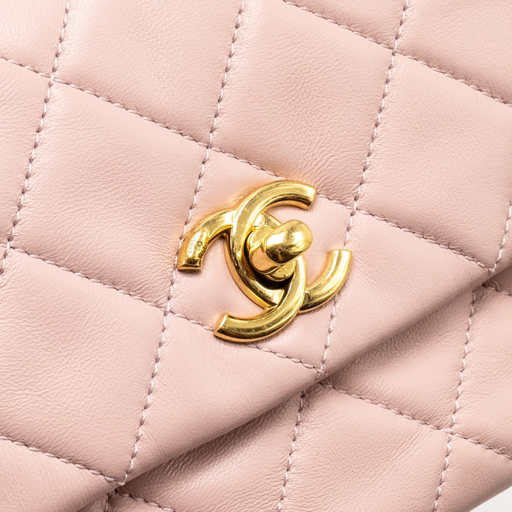 Chanel 22b Flap Bag with Gem Chain Lambskin Dust Pink  (microchip)
