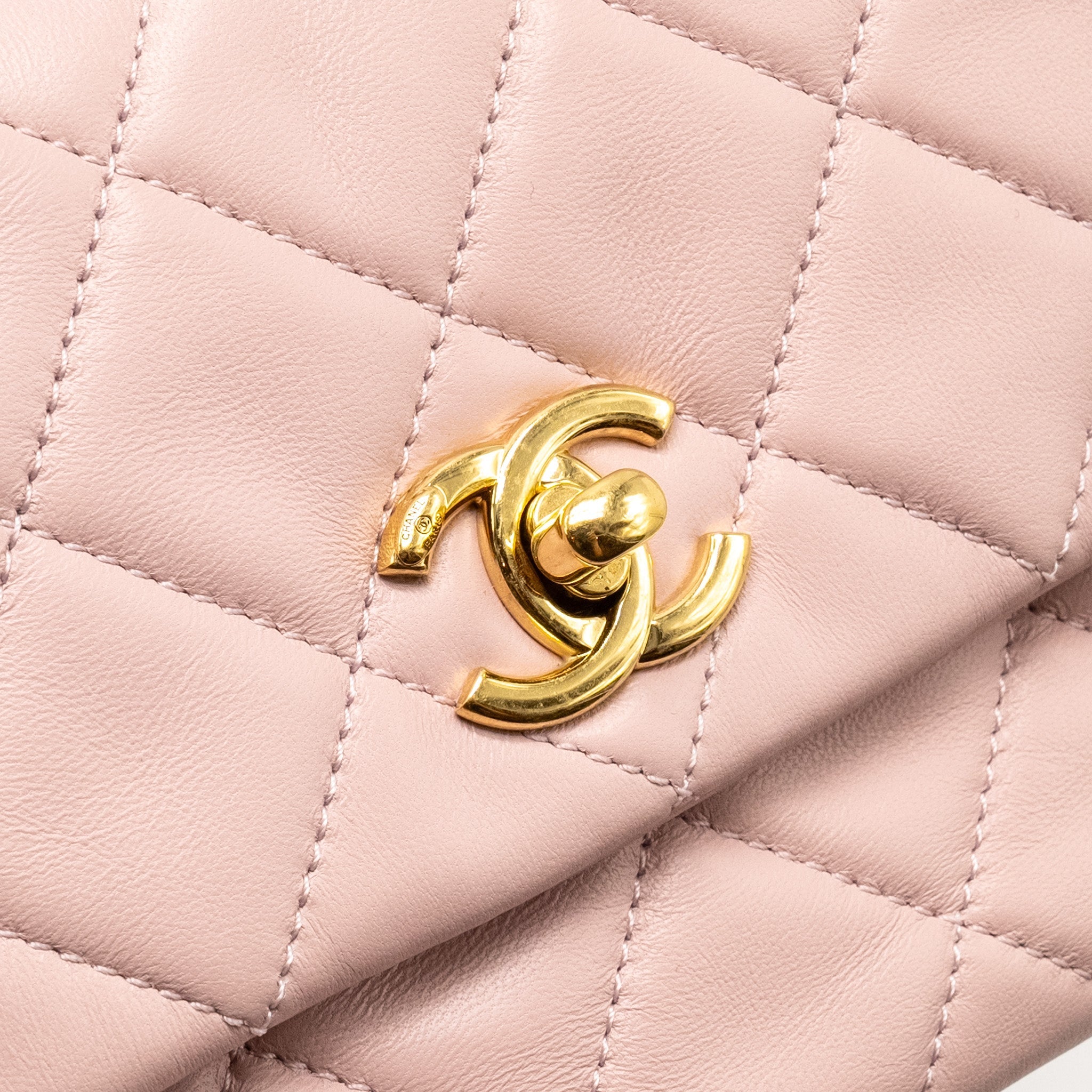 Chanel 22b Flap Bag with Gem Chain Lambskin Dust Pink  (microchip)