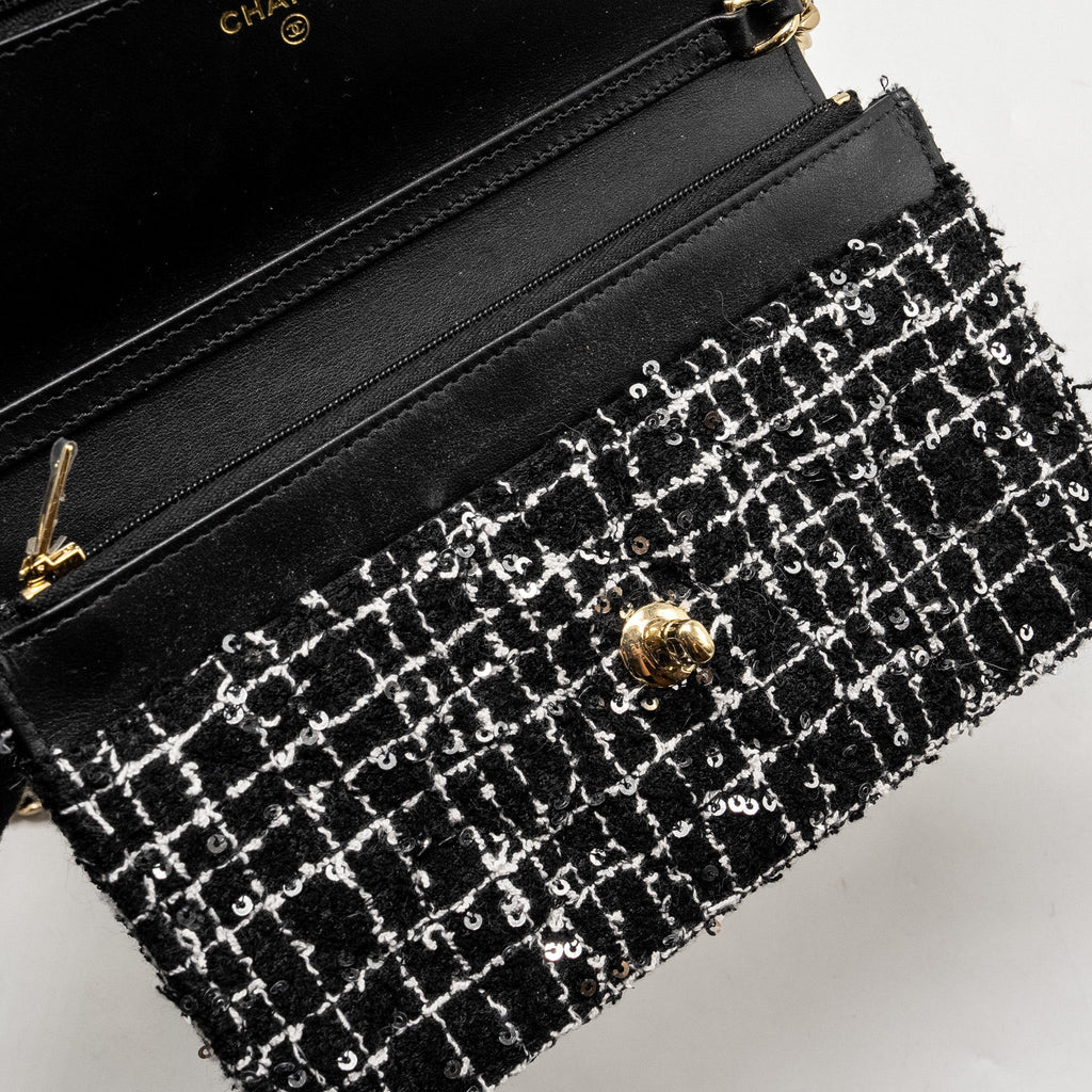 Chanel 24p Detail Chains Wallet On Chain Tweed/Sequins Black/White L (Microchip)