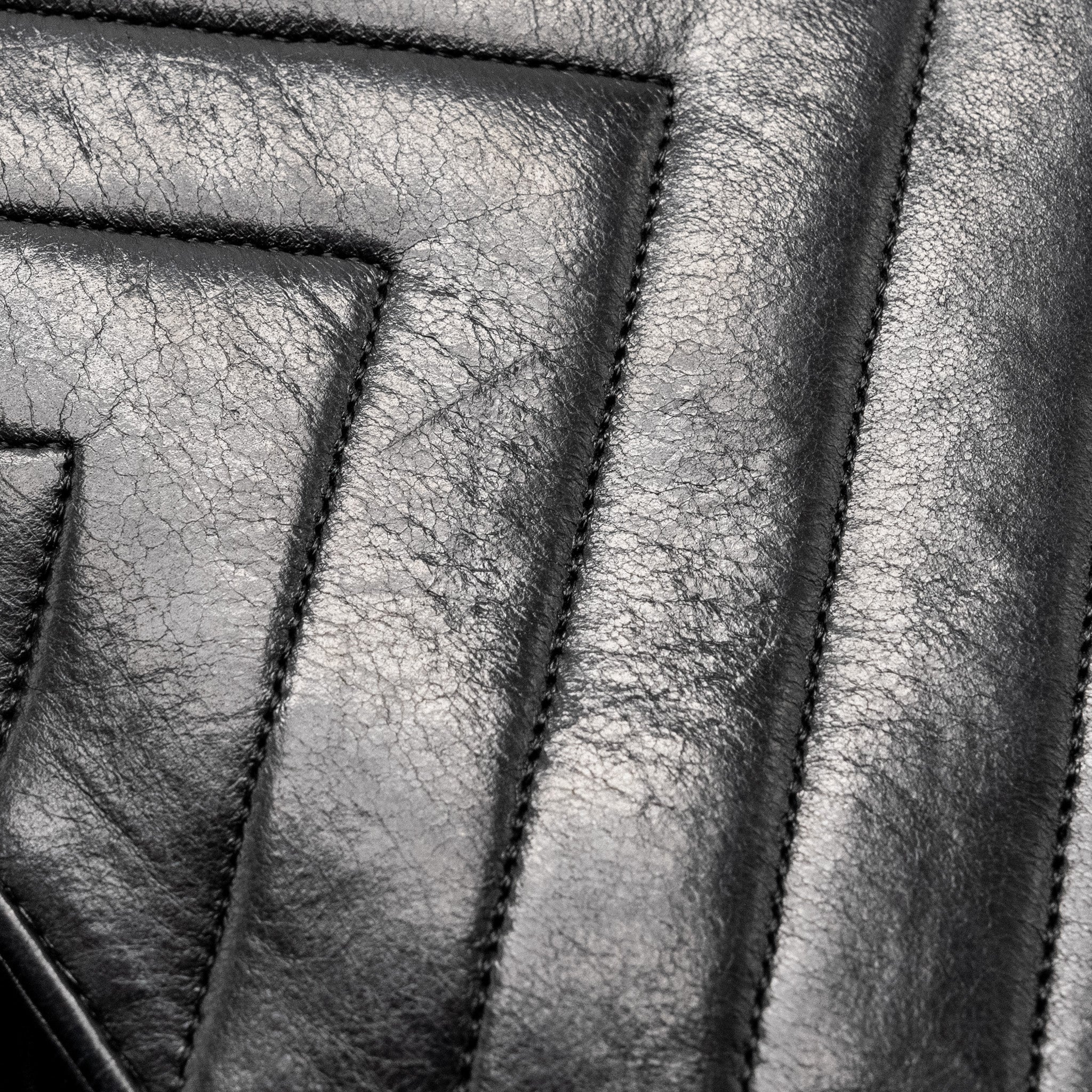 Chanel Vintage chevron flap bag lambskin black