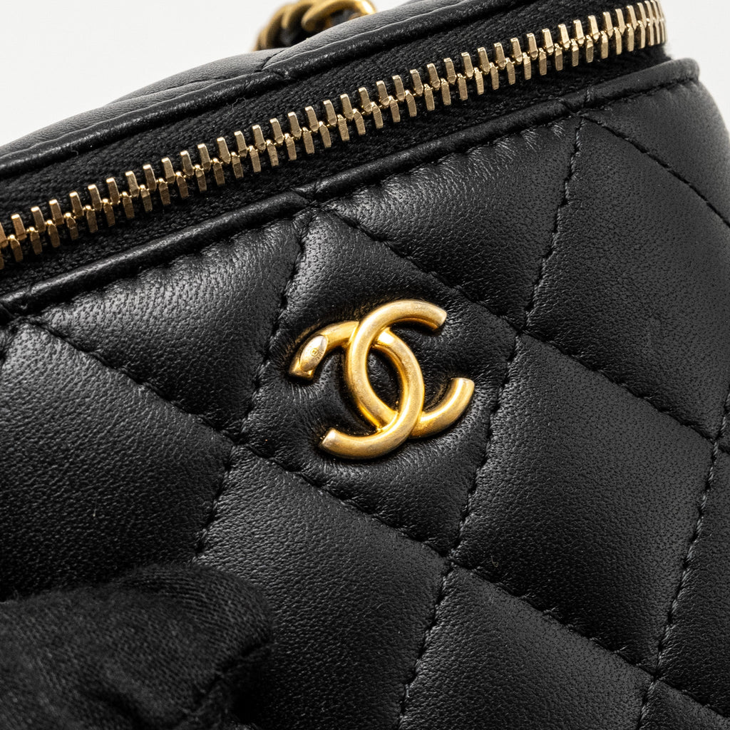 Chanel Pearl Crush Mini Vanity Case Lambskin Black