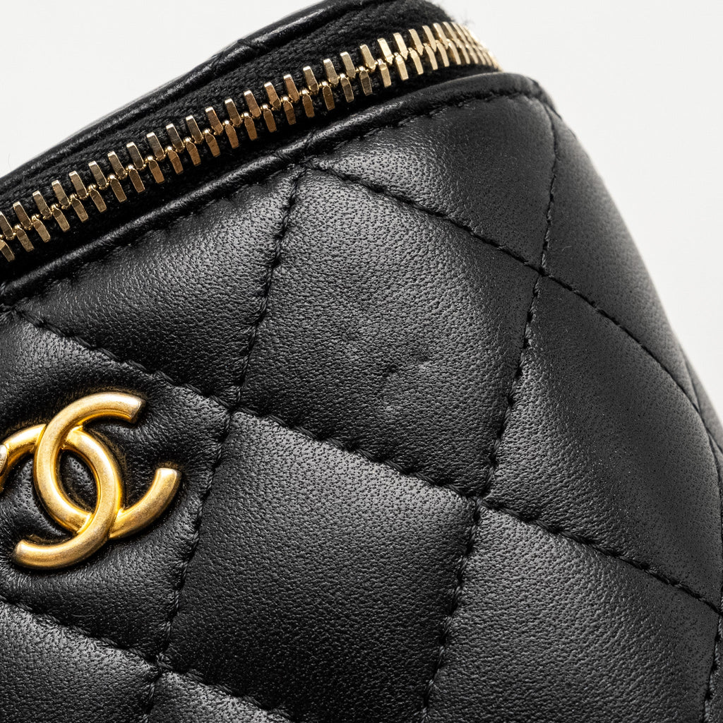 Chanel Pearl Crush Mini Vanity Case Lambskin Black