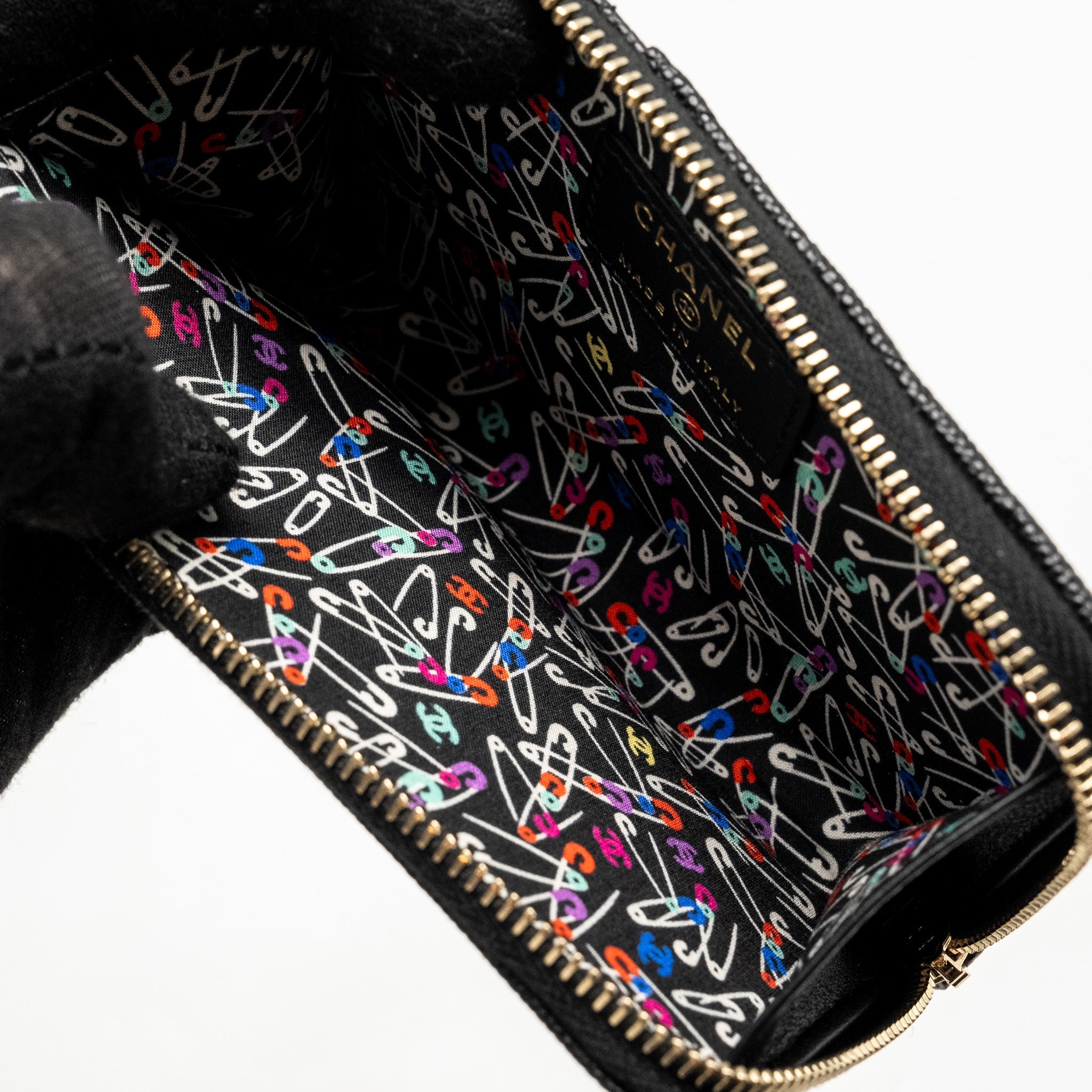 Chanel Zipped Card Holder Limited Edition Caviar Black L (Microchip)