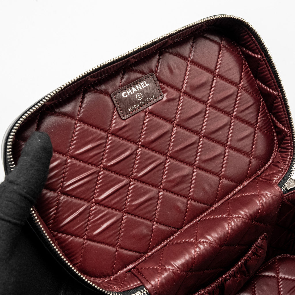 CHANEL Quilted Vanity Case Lambskin Black