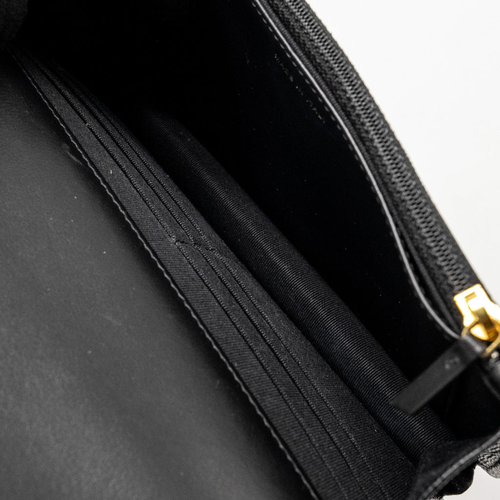 Chanel flap wallet with chain caviar black  (microchip)