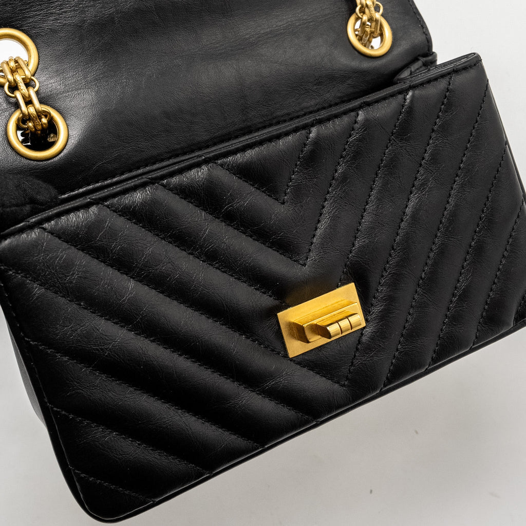 Chanel Mini 2.55 Reissue Chevron Calfskin BLACK  (Microchip)