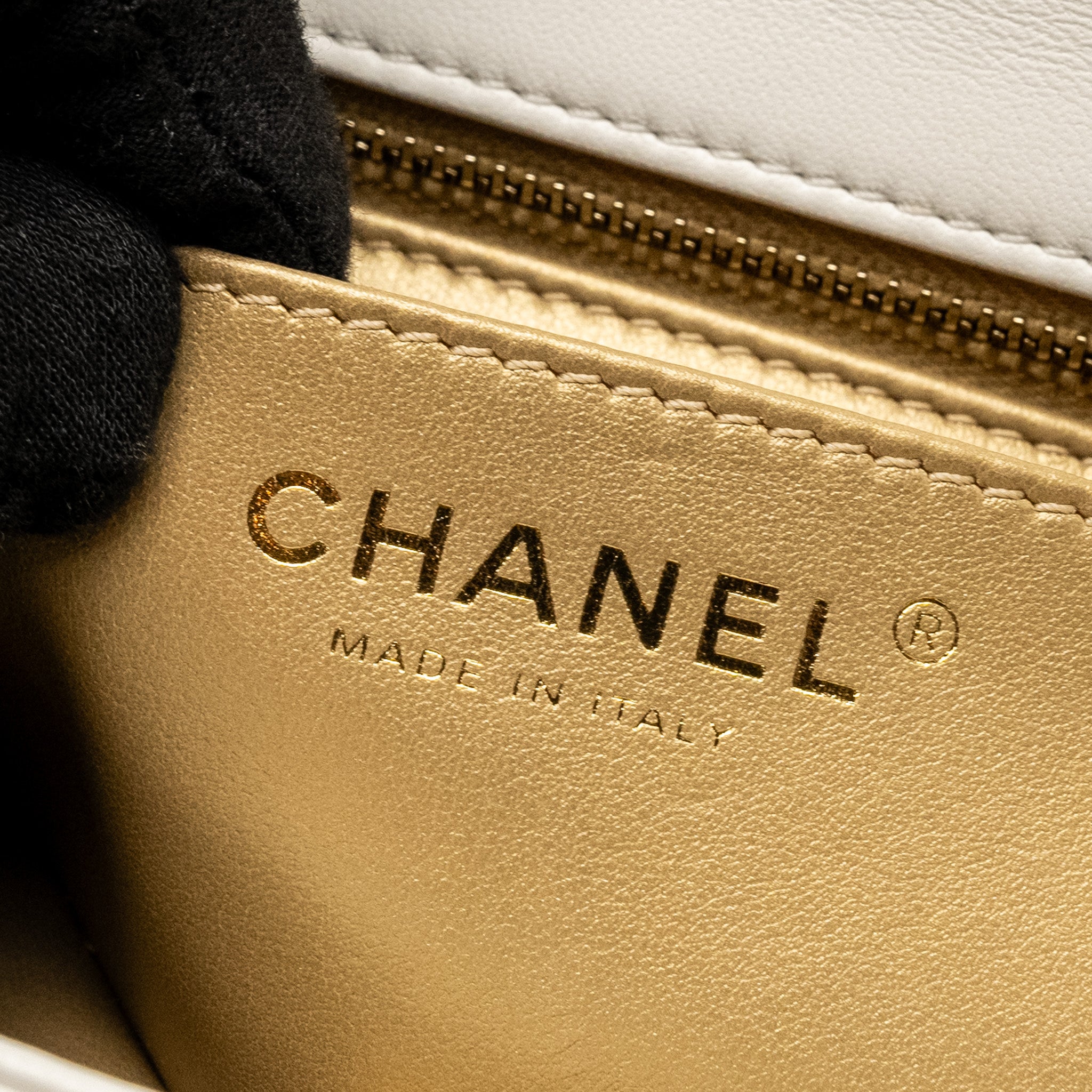 Chanel 23C Pearl Crush Mini Rectangular Flap Bag Lambskin White L (Microchip)