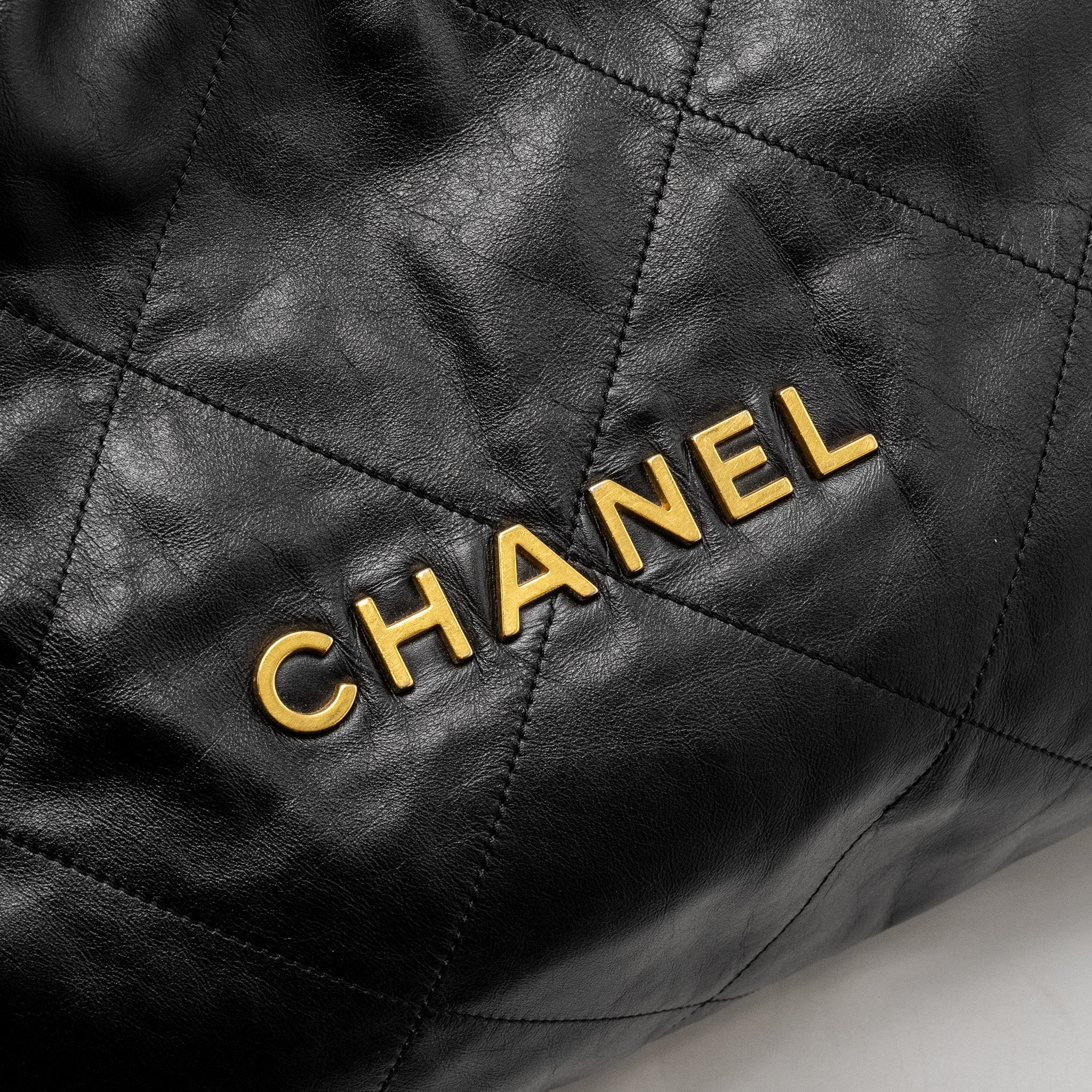 Chanel Medium 22 Bag Shiny Calfskin BLACK  (Microchip)