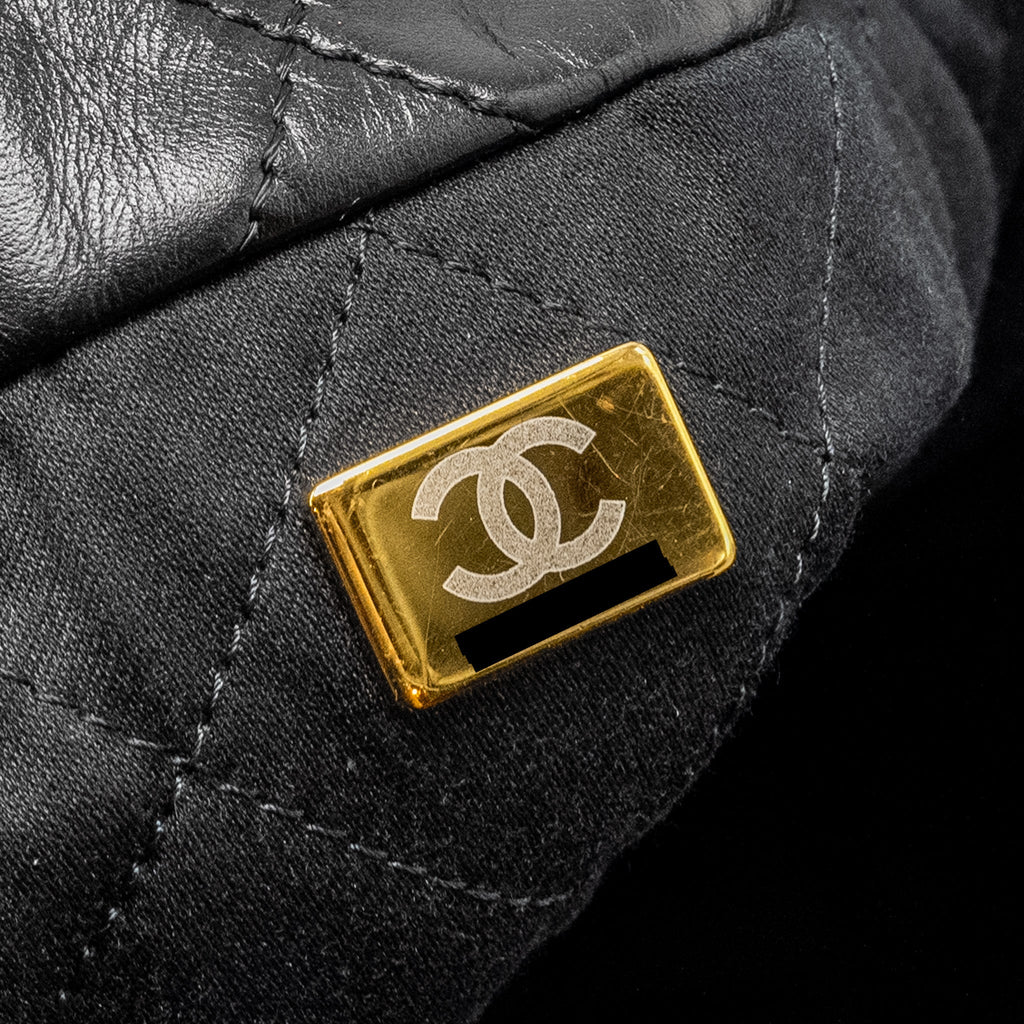 Chanel Medium 22 Bag Shiny Calfskin BLACK  (Microchip)