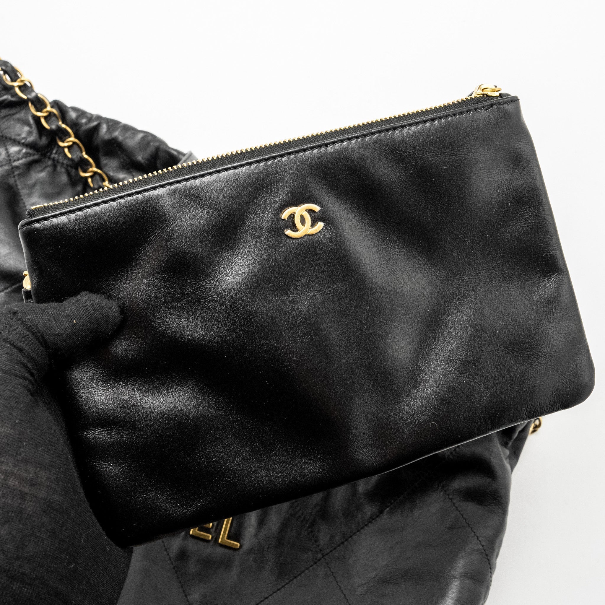 Chanel Medium 22 Bag Shiny Calfskin BLACK  (Microchip)