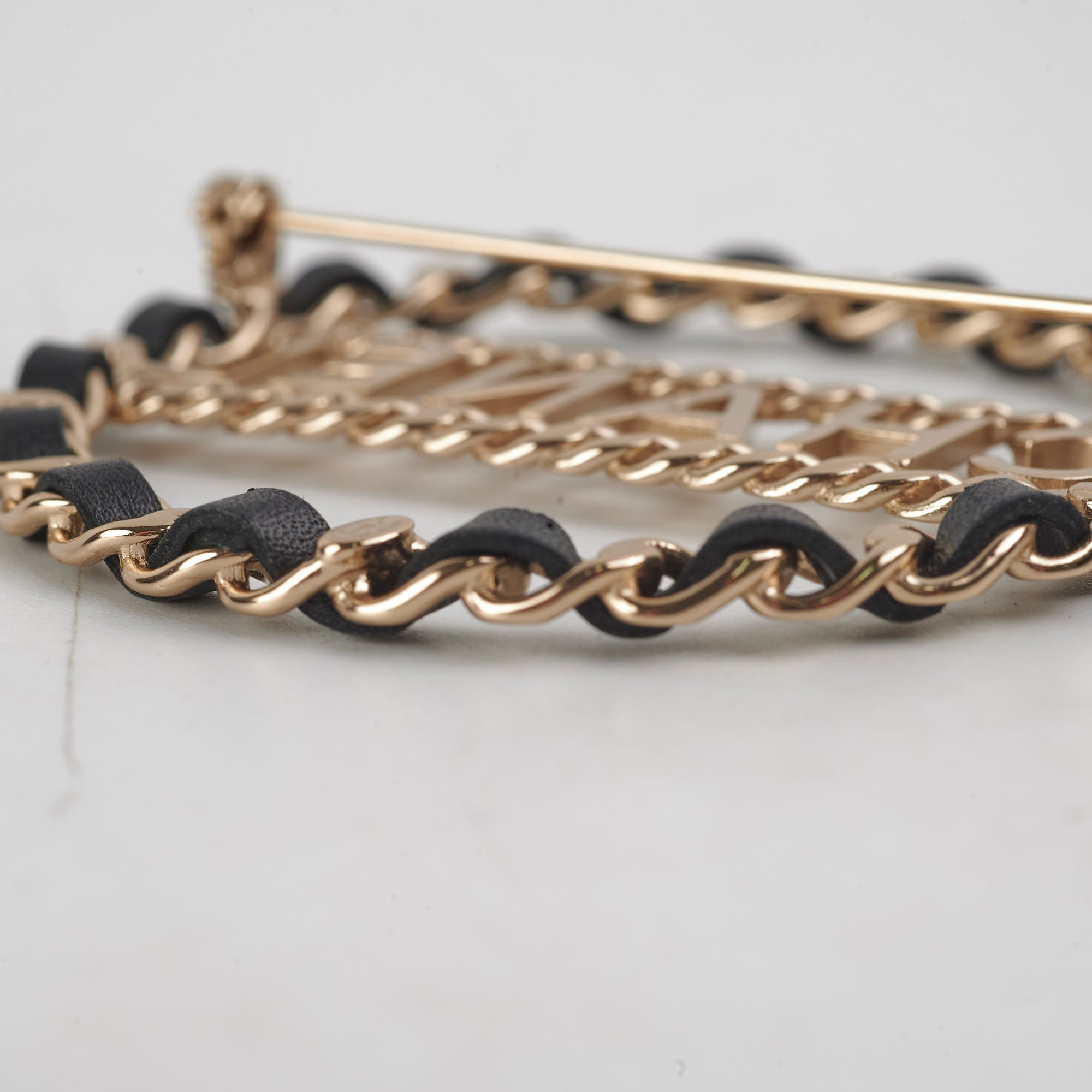 Chanel CC Round Black/Gold Brooch