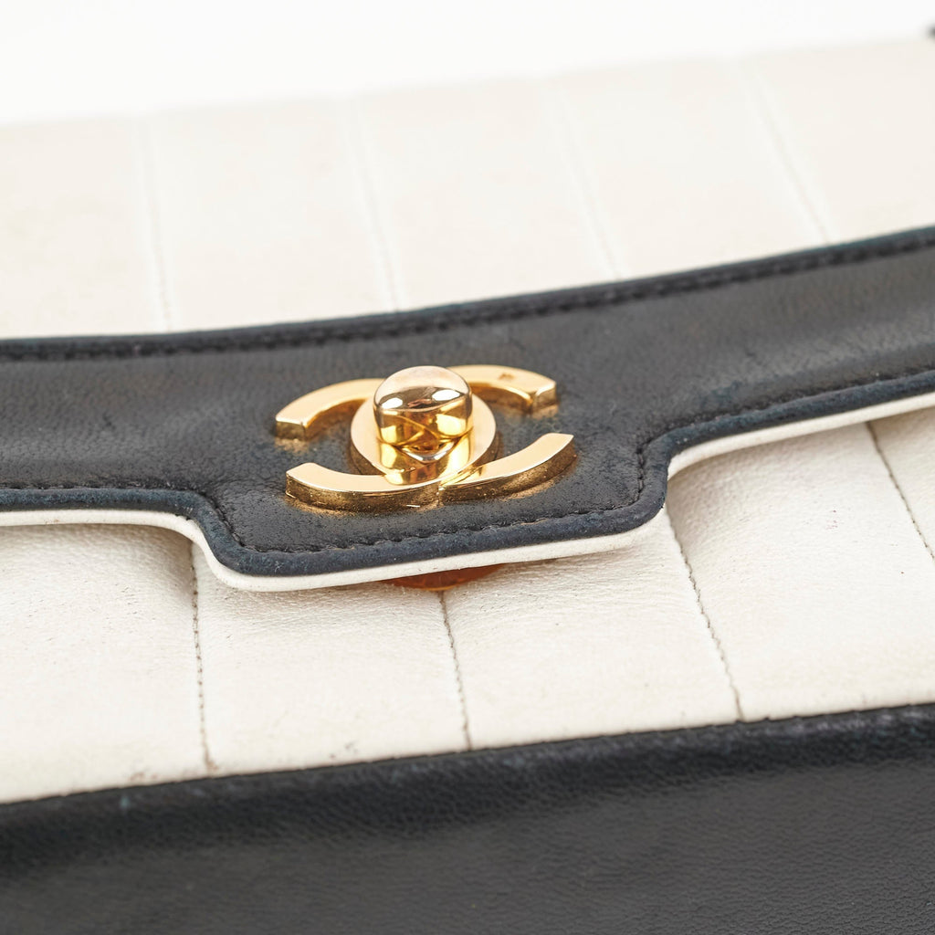 Chanel Seasonal Flap 23 Series Black/White