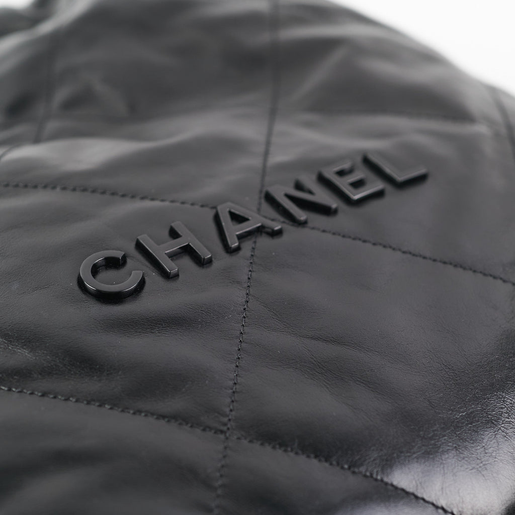 Chanel 22 Handbag Medium So Black (Microshipped)