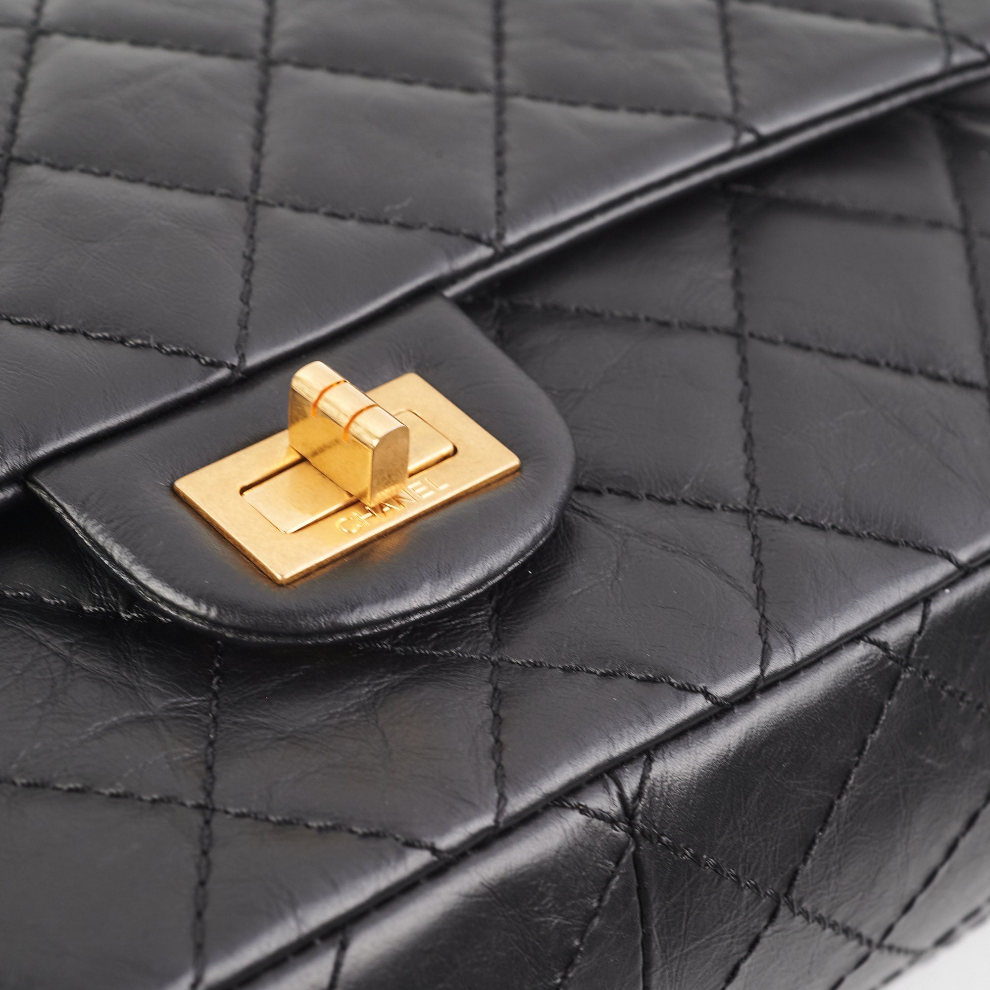 Chanel 2.55 226 Reissue Medium Black