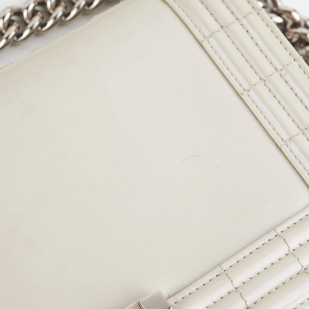 Chanel Boy Old Medium Iridiscent (Light grey)