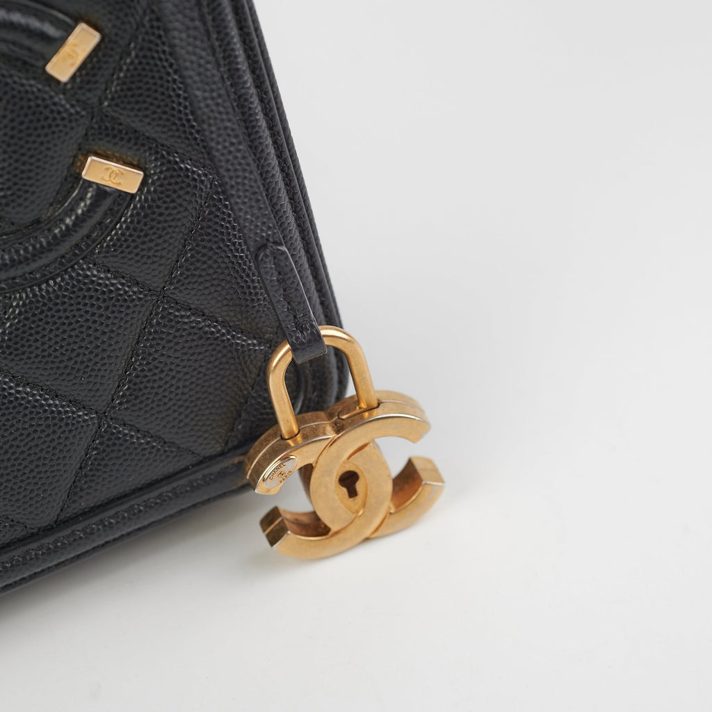 Chanel Caviar CC Filigree Vertical Vanity Case Bag Black