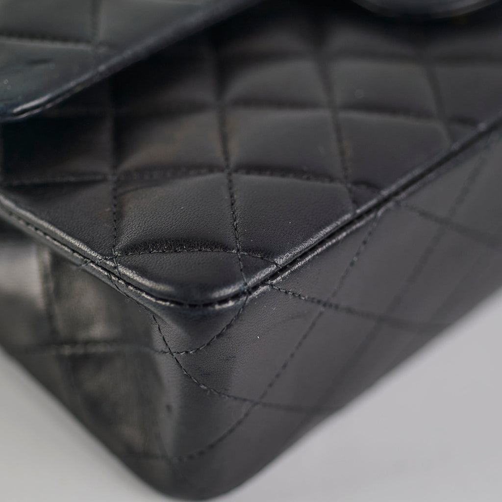 Chanel Vintage Classic Flap M/L Lambskin Black - Series 7