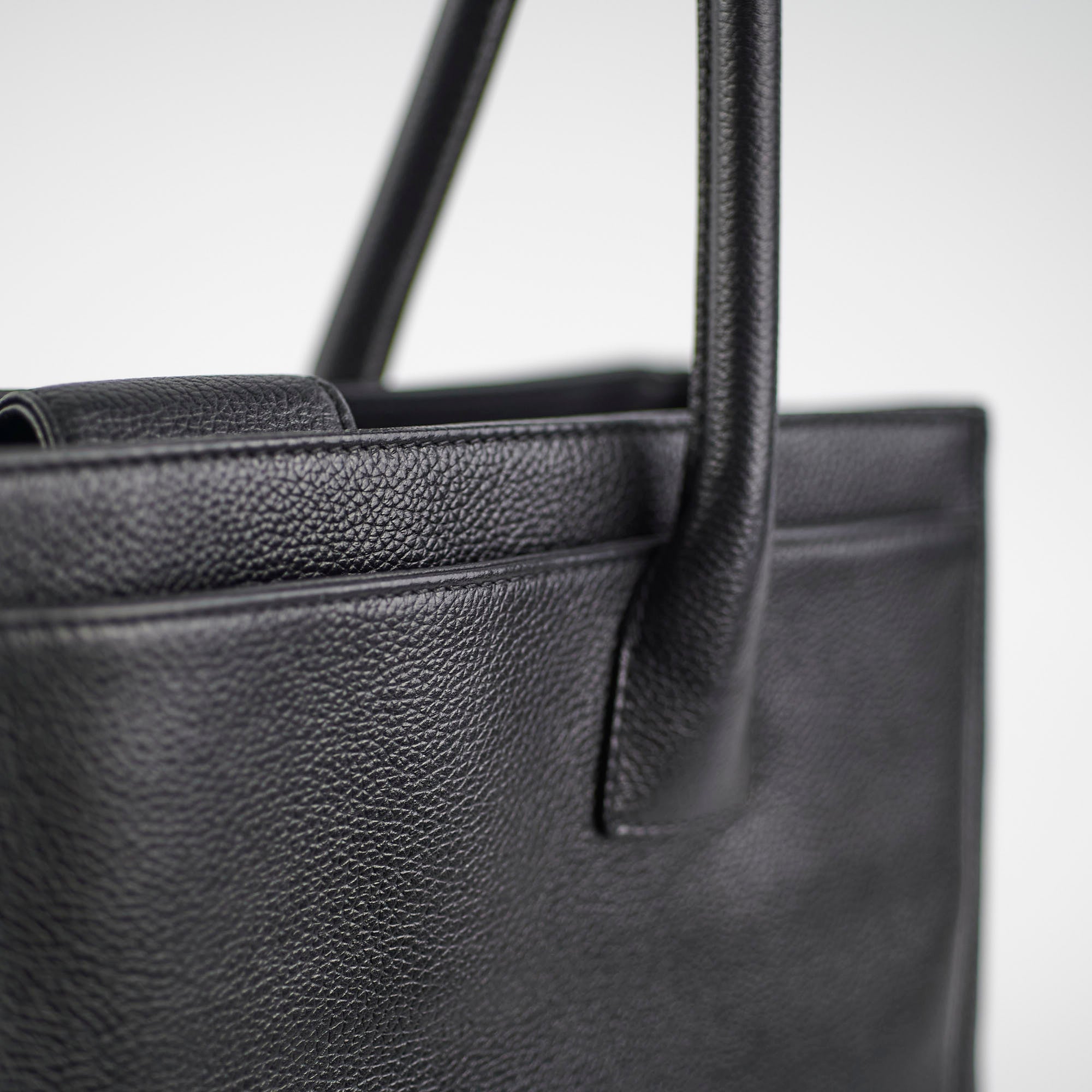 Chanel Cerf Tote Cavair Black