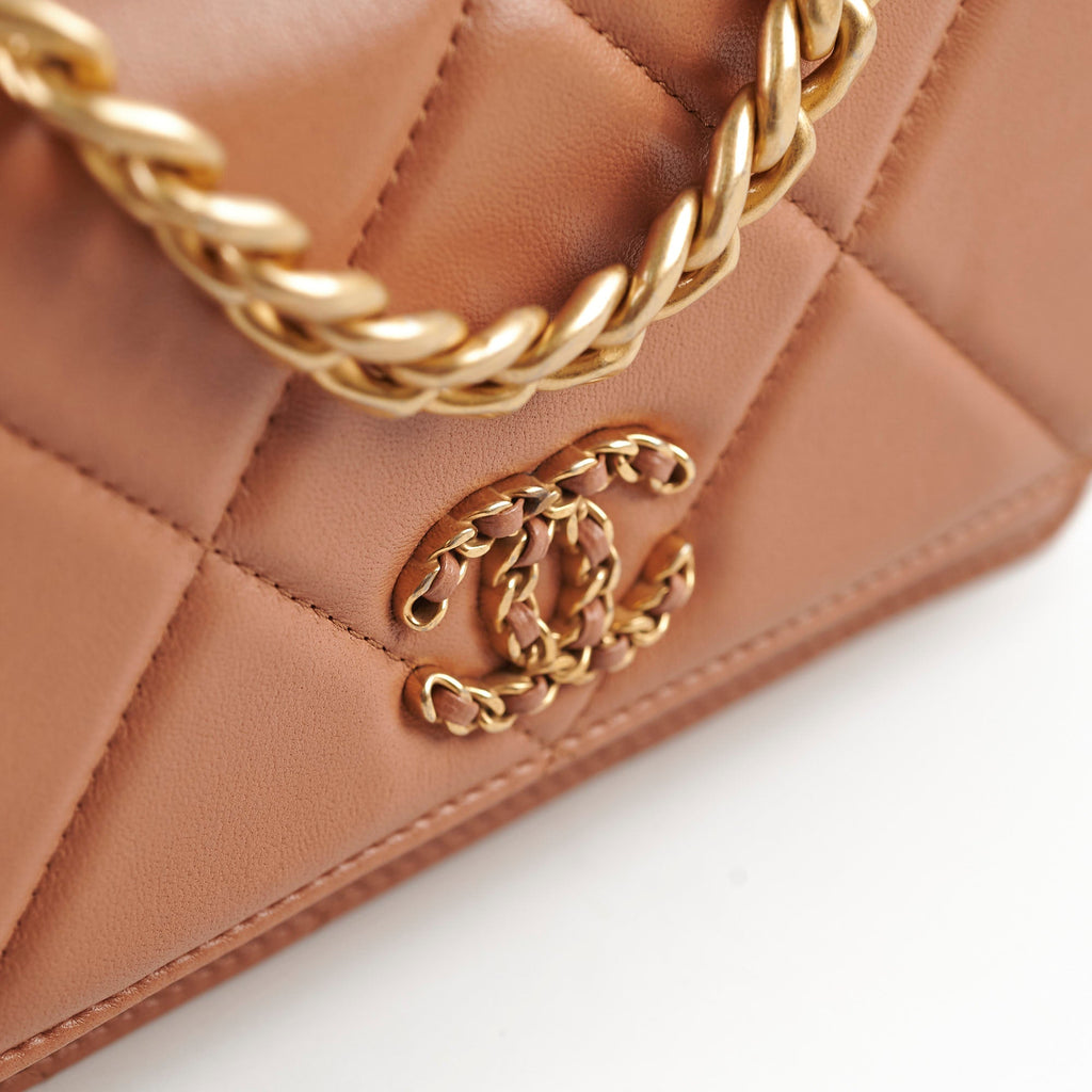 Chanel 19 Wallet On Chain WOC Caramel