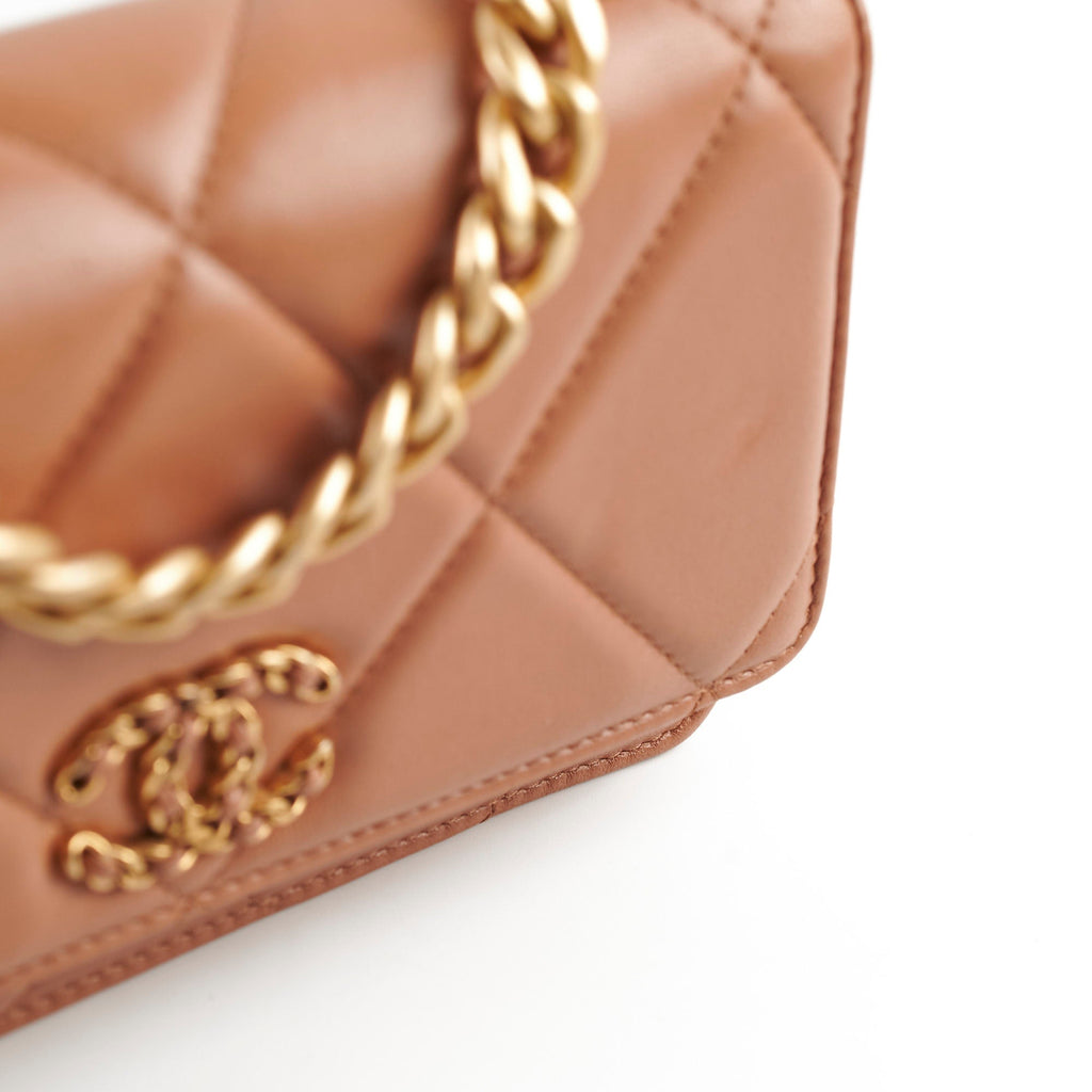 Chanel 19 Wallet On Chain WOC Caramel