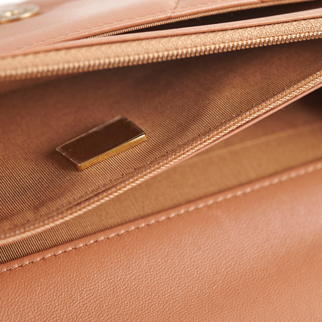 Chanel 19 Wallet On Chain WOC Caramel