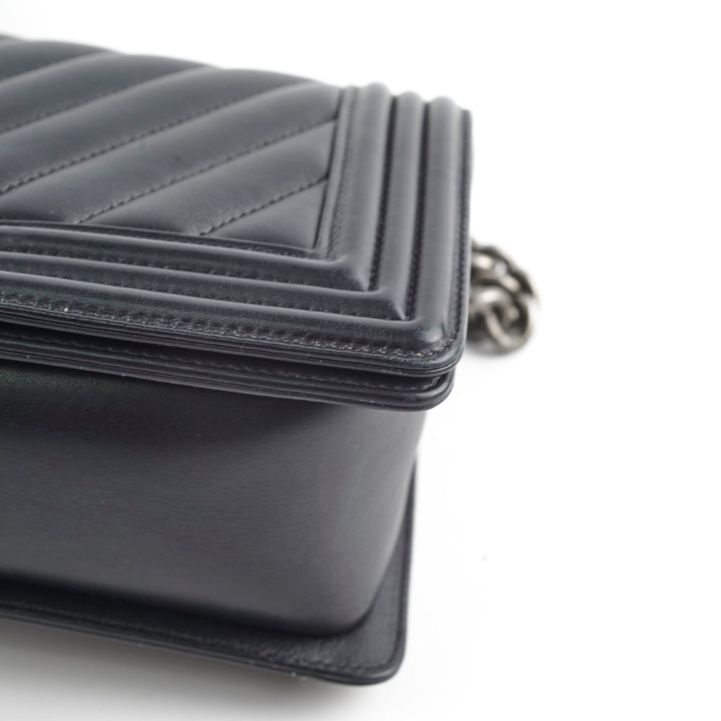 Chanel Old Medium Boy Chevron Lambskin Black