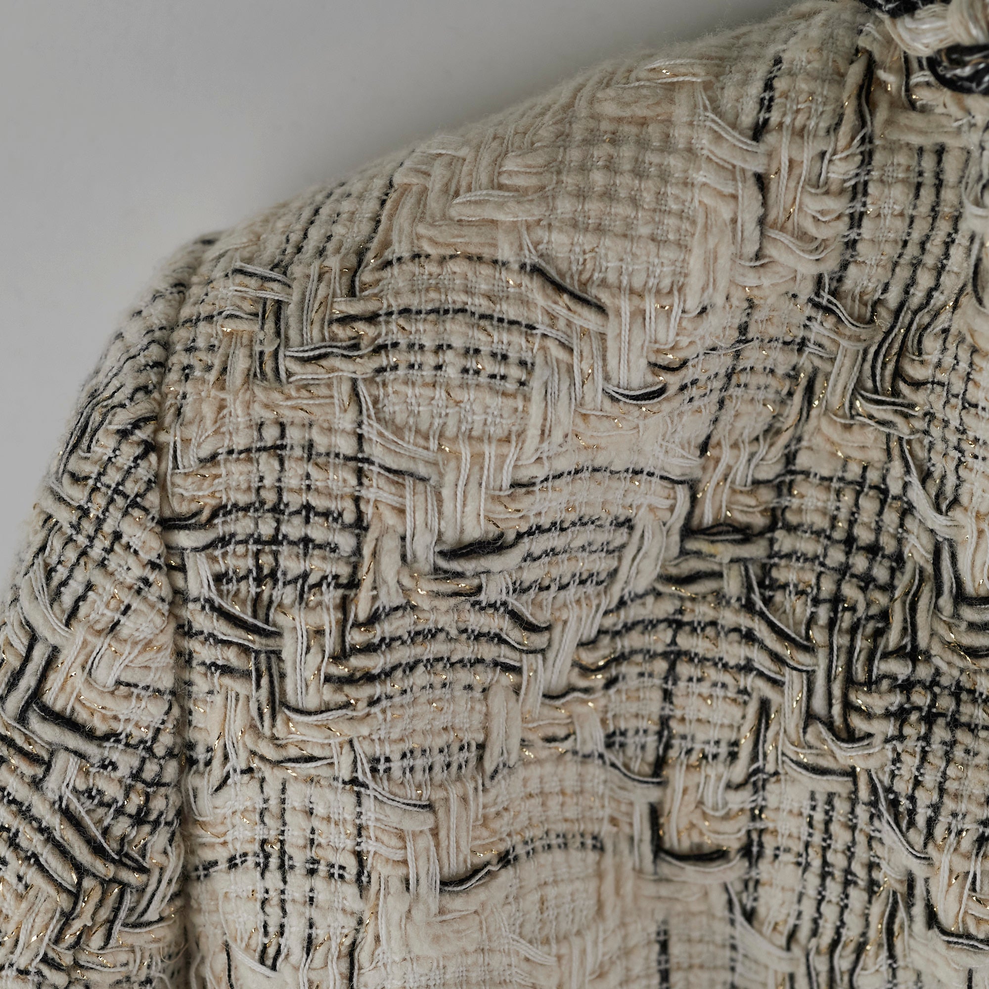 Chanel White Tweed Jacket Size 34