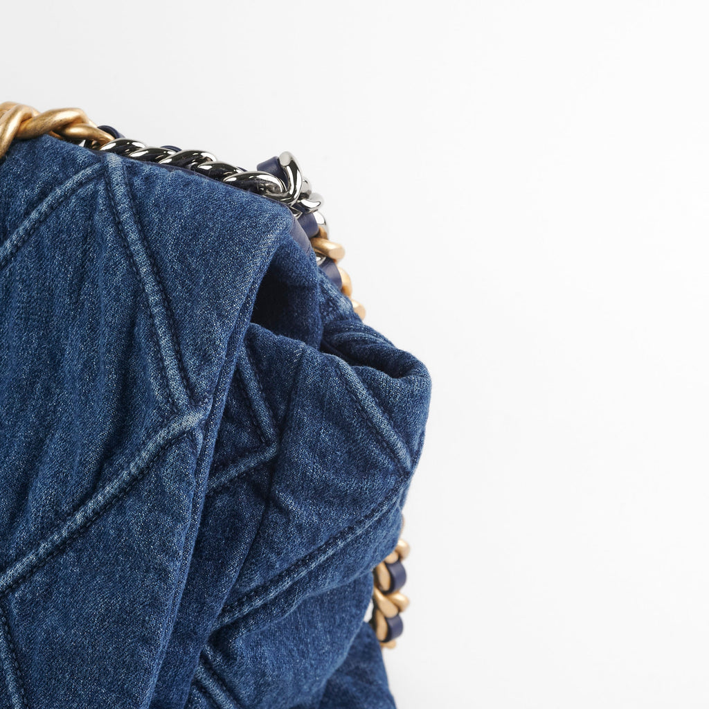 Chanel 19 Maxi Denim