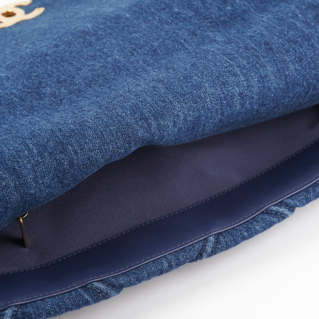 Chanel 19 Maxi Denim