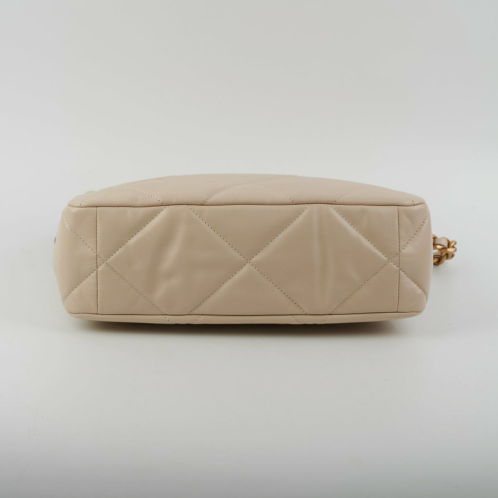 Chanel Medium/Large 19 Beige