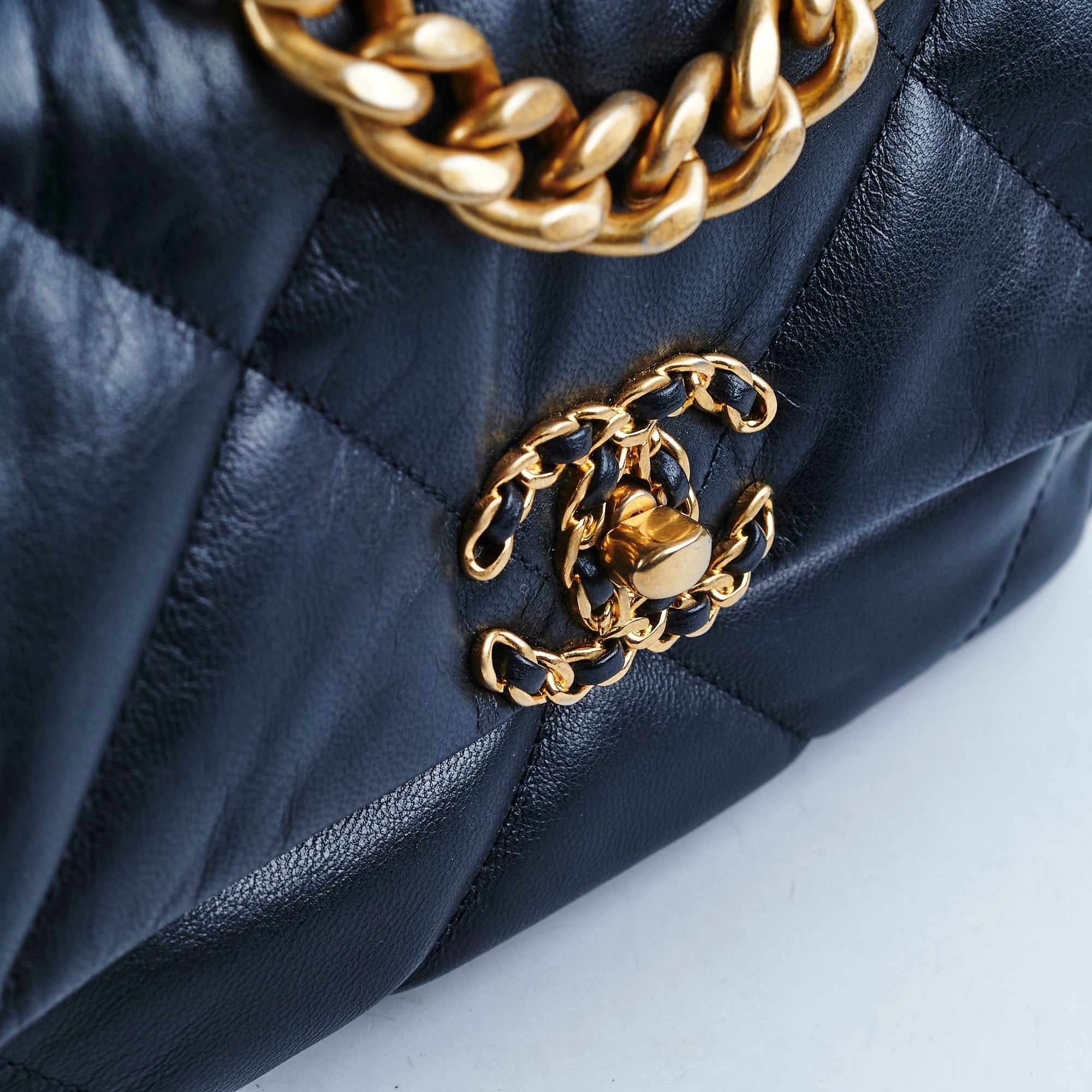 Chanel 19 Small Black