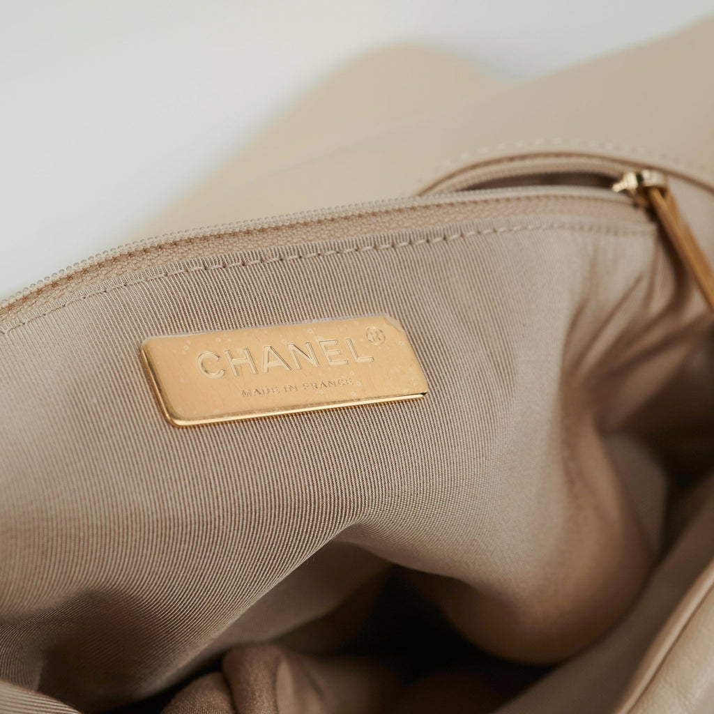 Chanel Medium/Large 19 Beige