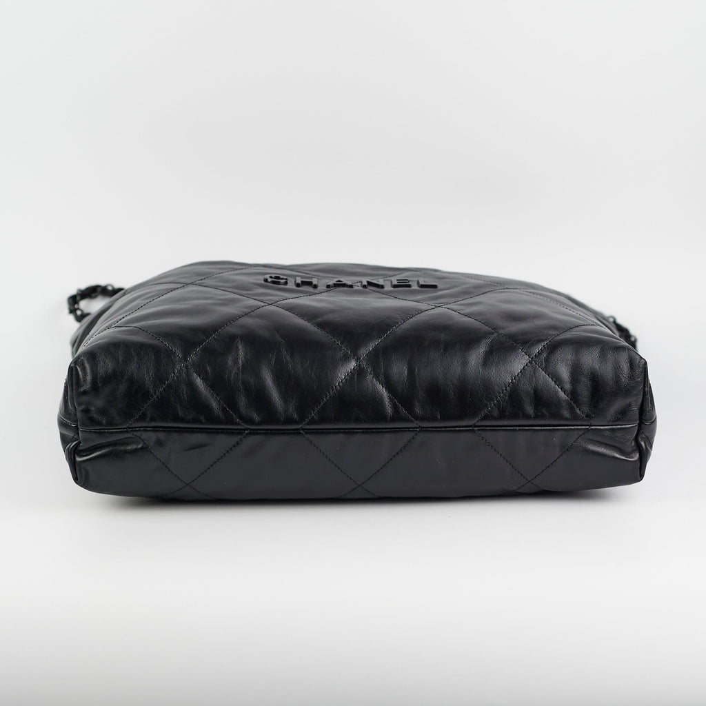 HOLD CV Chanel 22 So Black Medium Calfskin Handbag