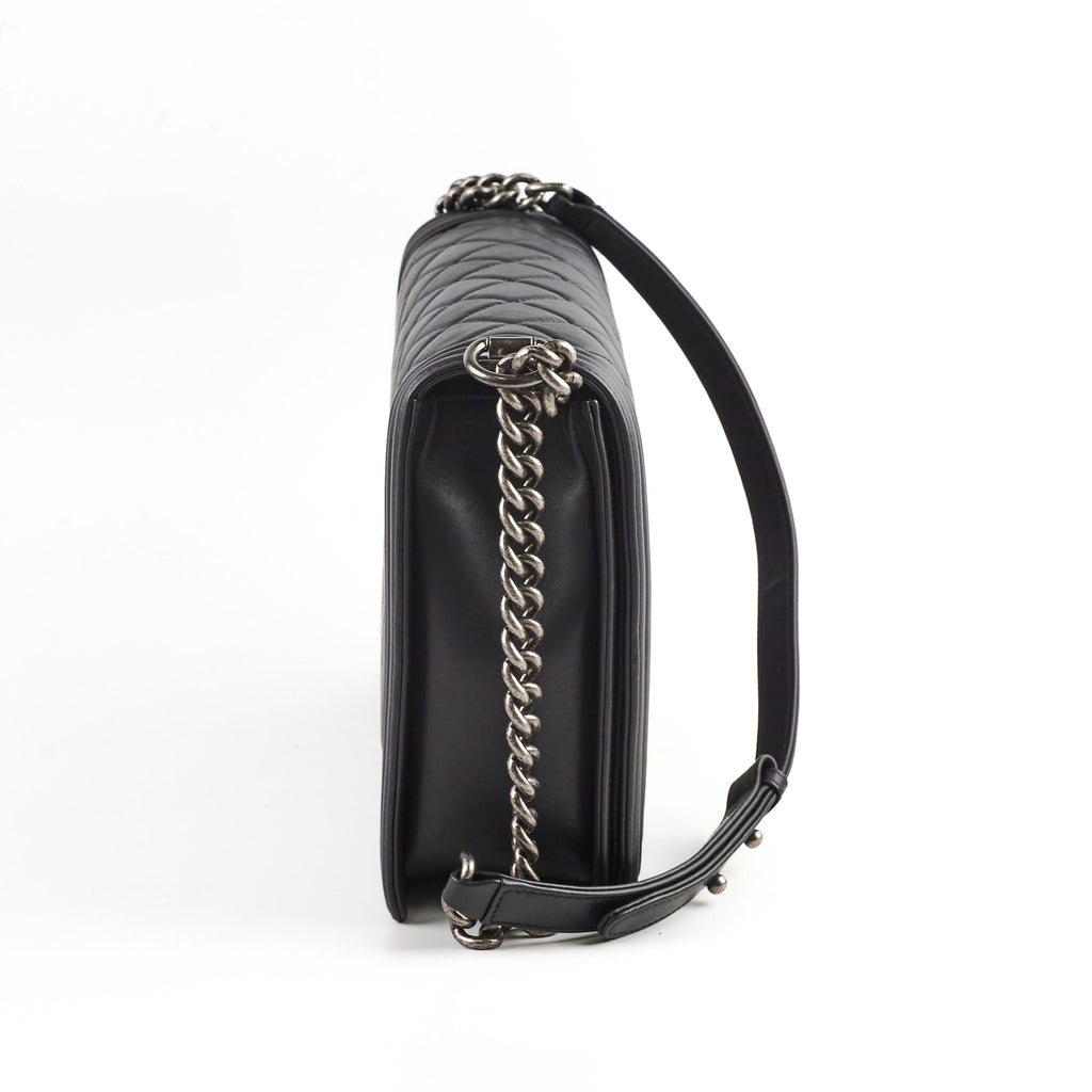 Chanel Boy Large Lambskin Black - Series 19