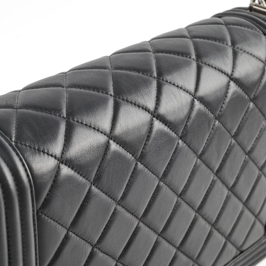 Chanel Boy Large Lambskin Black - Series 19