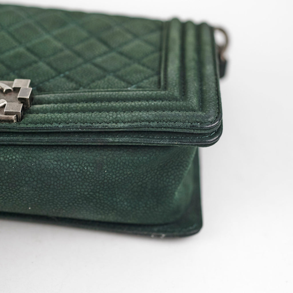 Chanel Old Medium Boy Oliver Green