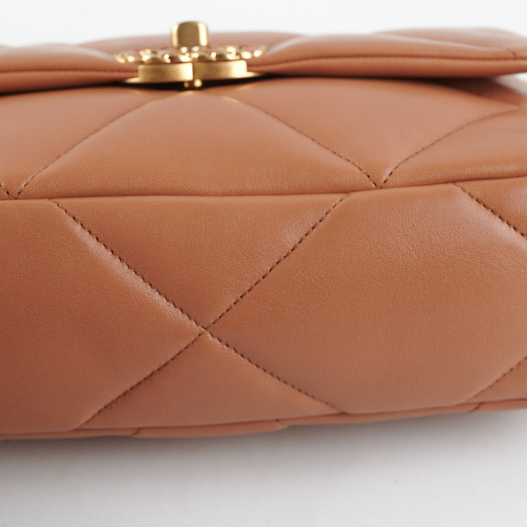 Chanel 19 Small Caramel