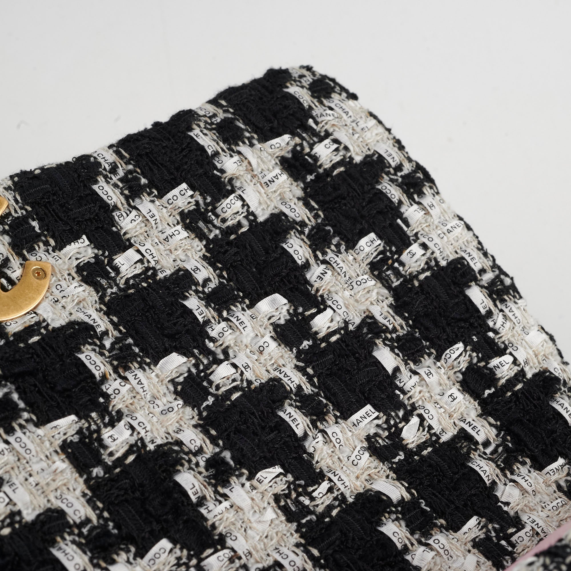Chanel 19 Tweed Medium/Large 2020