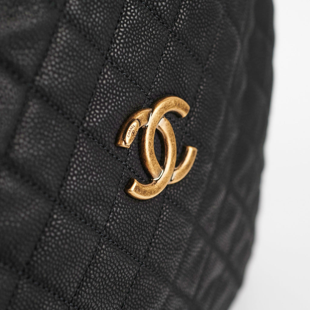 Chanel Caviar Country Chic Hobo Black