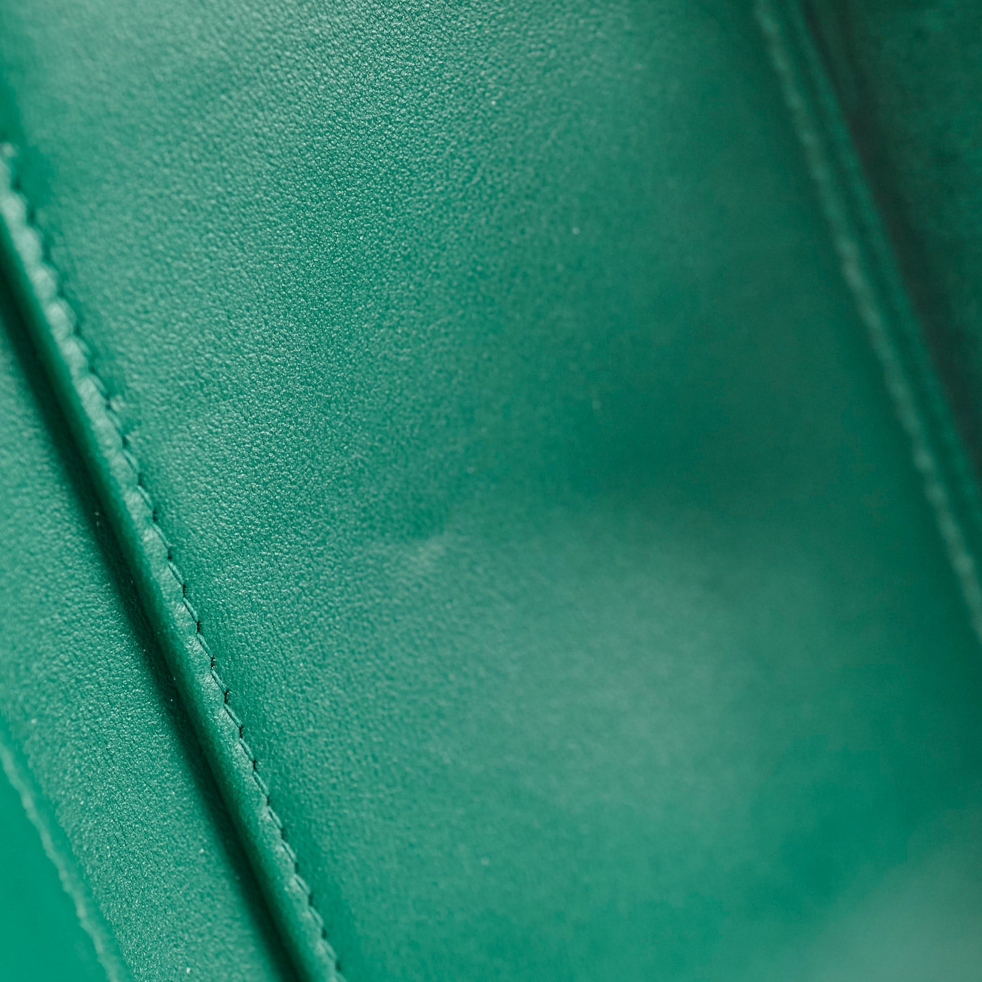 Chanel 18S Caviar Wallet Iridescent Emerald Green