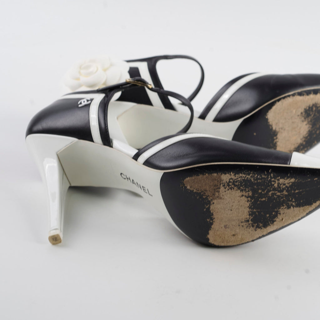 Chanel Pumps Size 41 Black/White