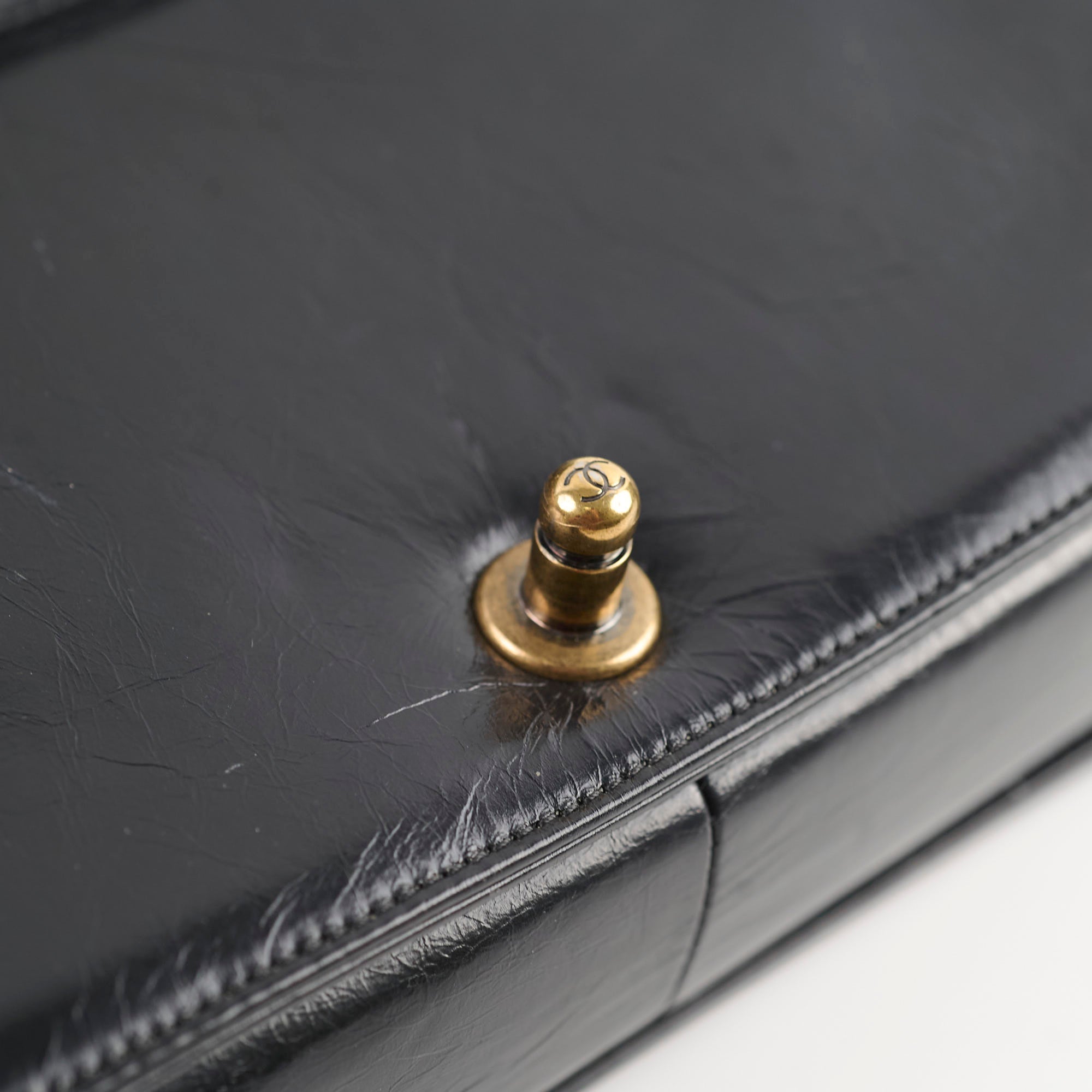 Chanel Old Medium Boy Shiny Calfskin Black - Series 17