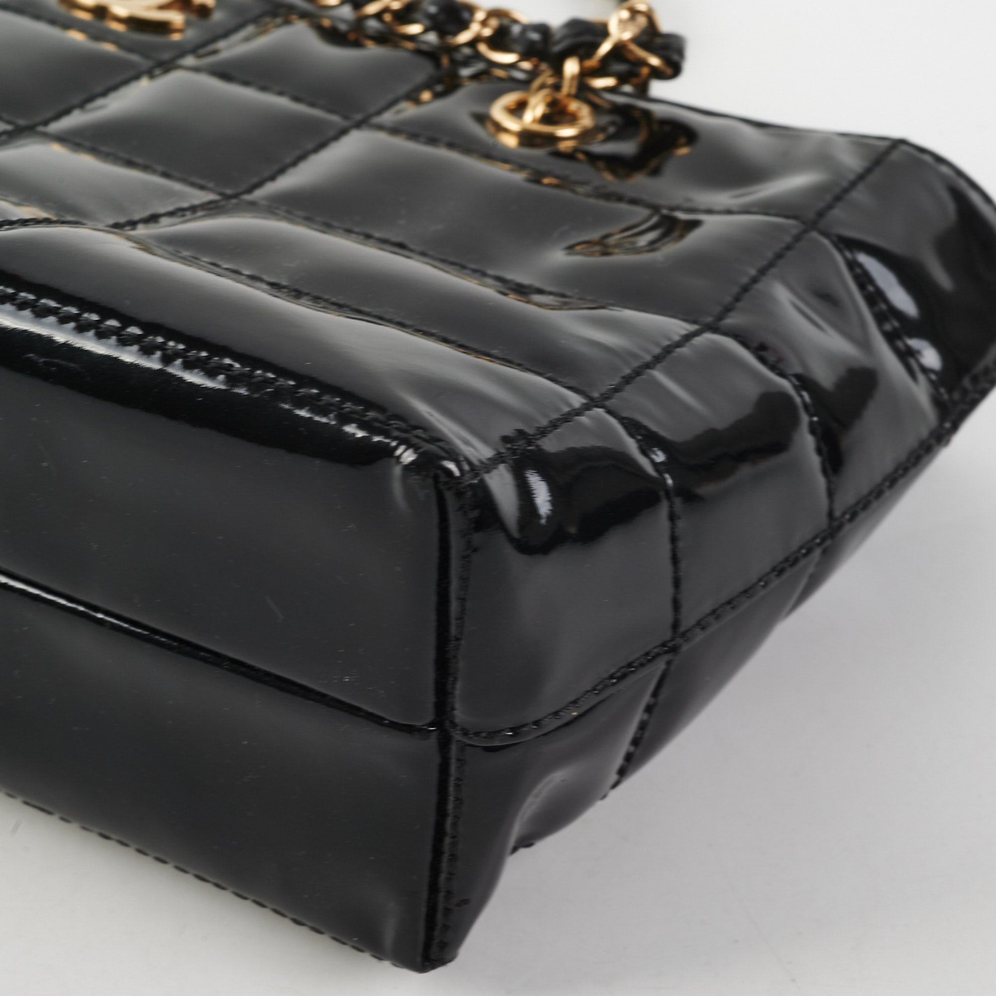 Chanel Chocolate Bar Chain Shoulder Bag Black