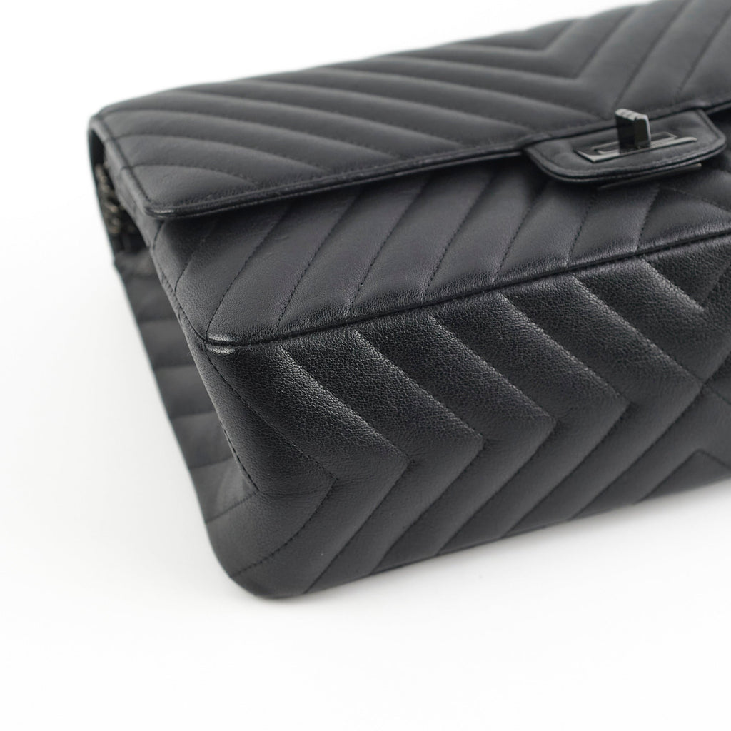 Chanel Reissue 226 So Black