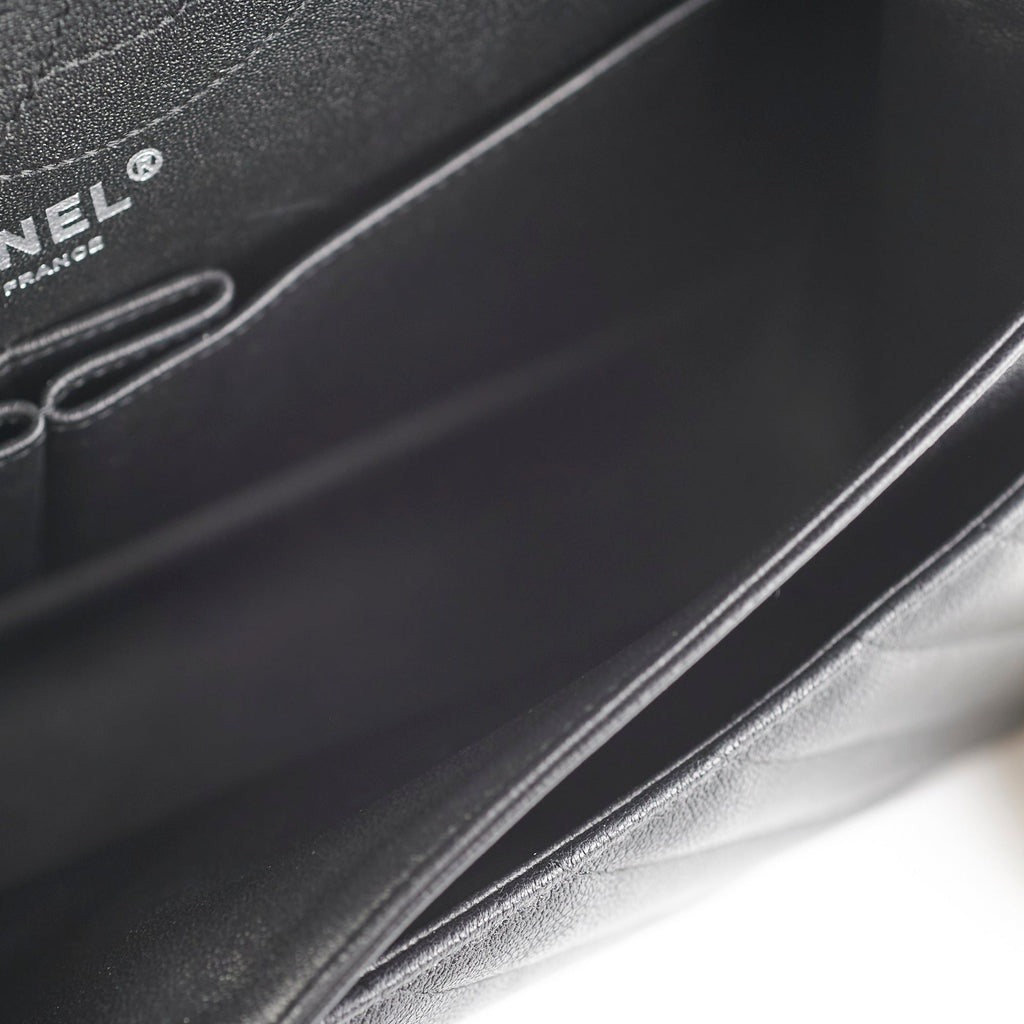 Chanel Reissue 226 So Black