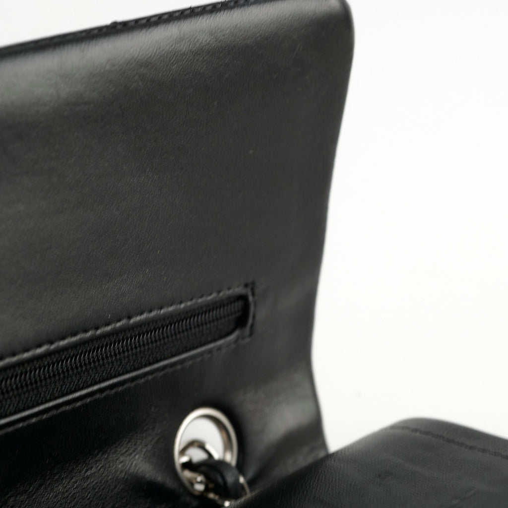 Chanel Classic Flap Medium M/L Lambskin Black