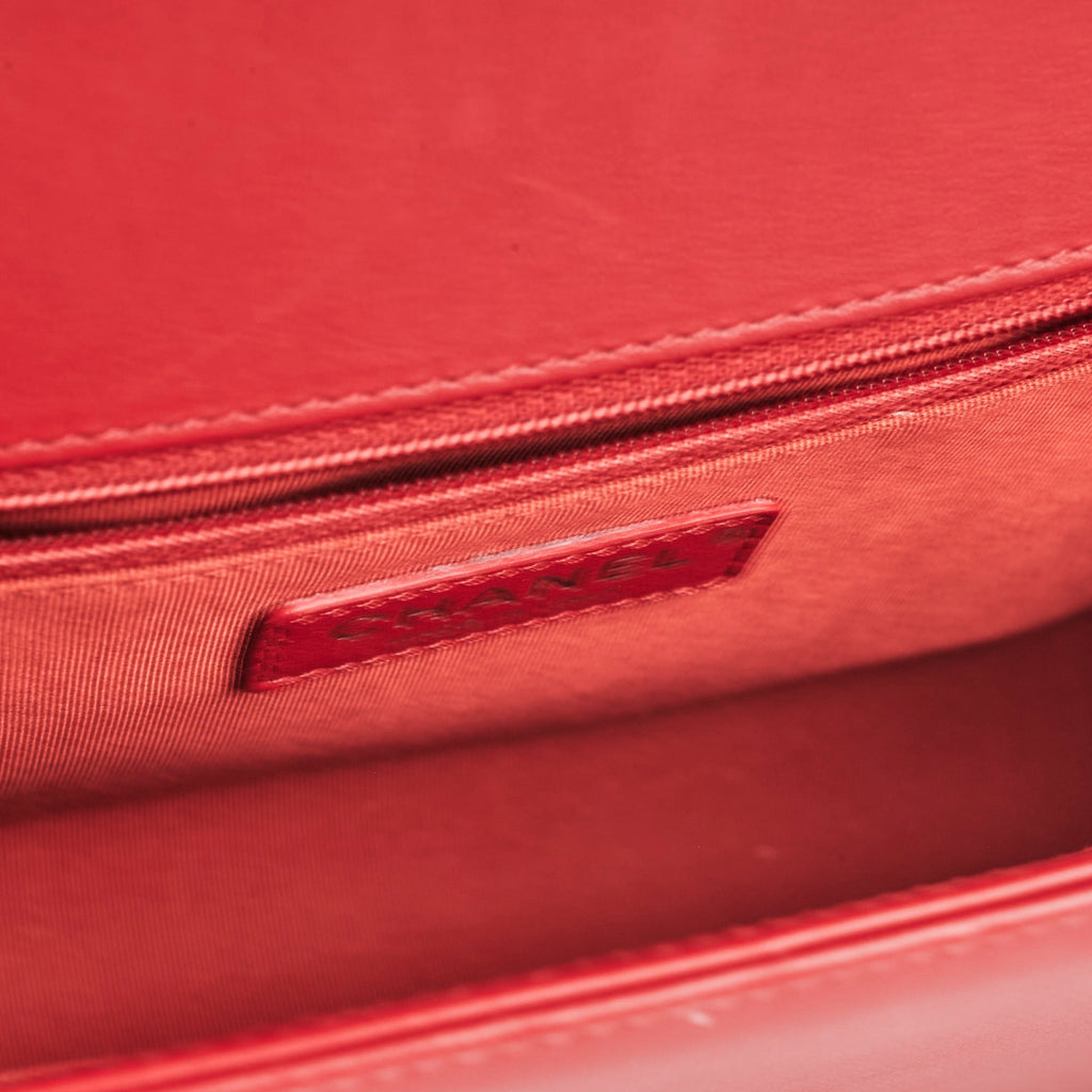 Chanel New Medium Boy Lambskin Red