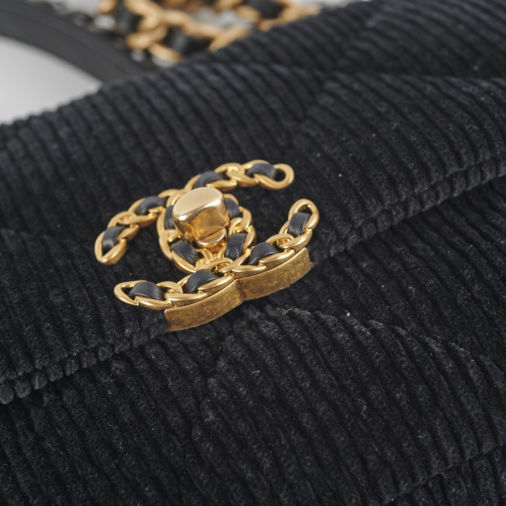 Chanel Corduroy Small 19 Black