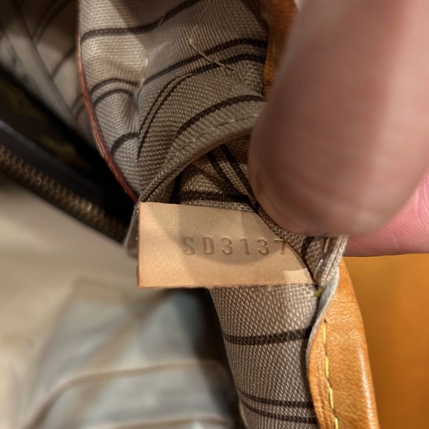 LOUIS VUITTON  Neverfull MM Monogram Canvas Tote Bag Brown
